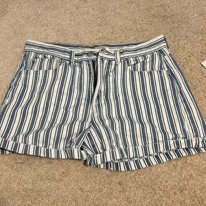 American eagle shorts size 6